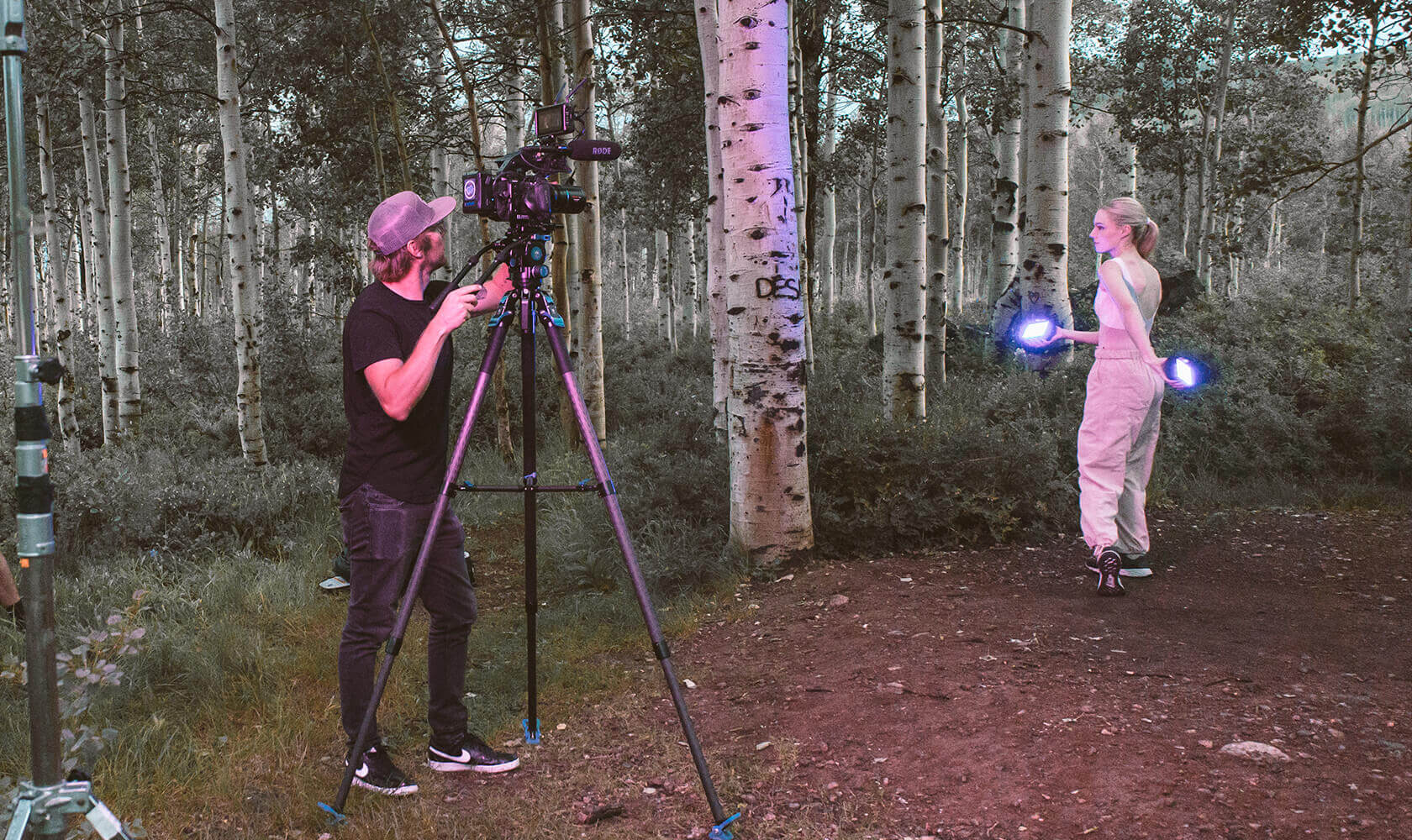 SIRUI SVT75 One-Step Height Adjustment Video Tripod - Image 13