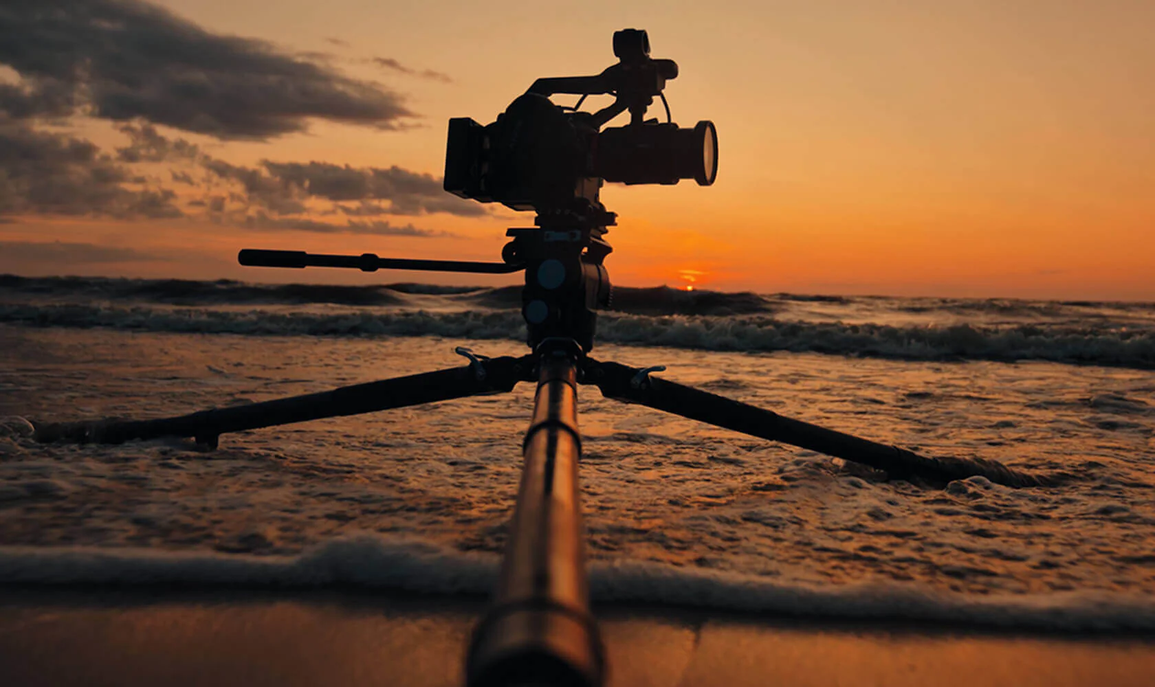SIRUI SVT75 One-Step Height Adjustment Video Tripod - Image 17